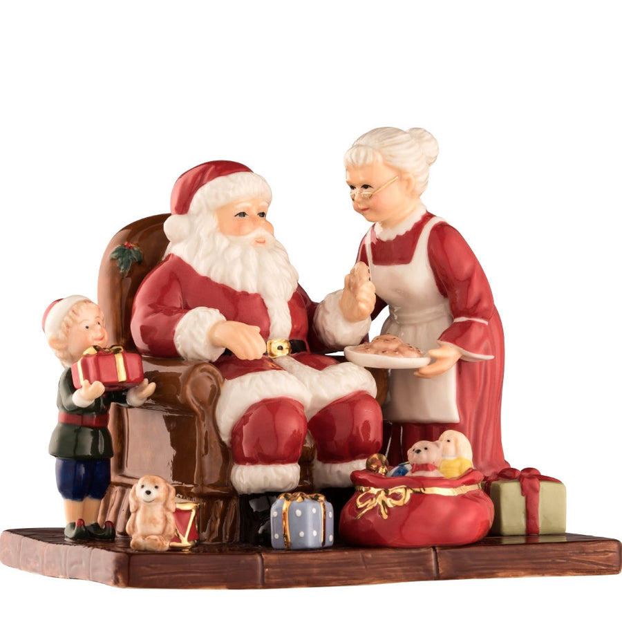 Aynsley Santa and Mrs Claus *AVAILABLE ONLY IN USA*