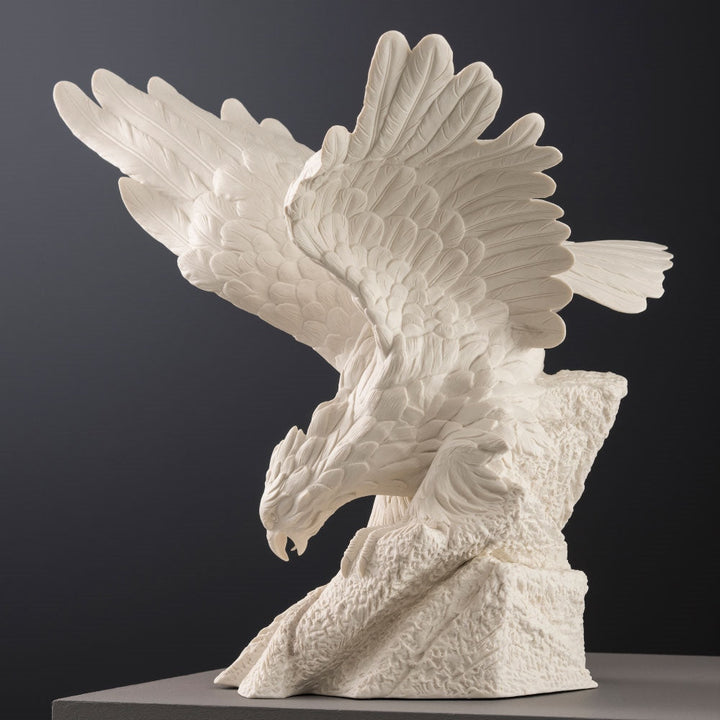 Belleek-Classic-Masterpiece-Collection---Golden-Eagle