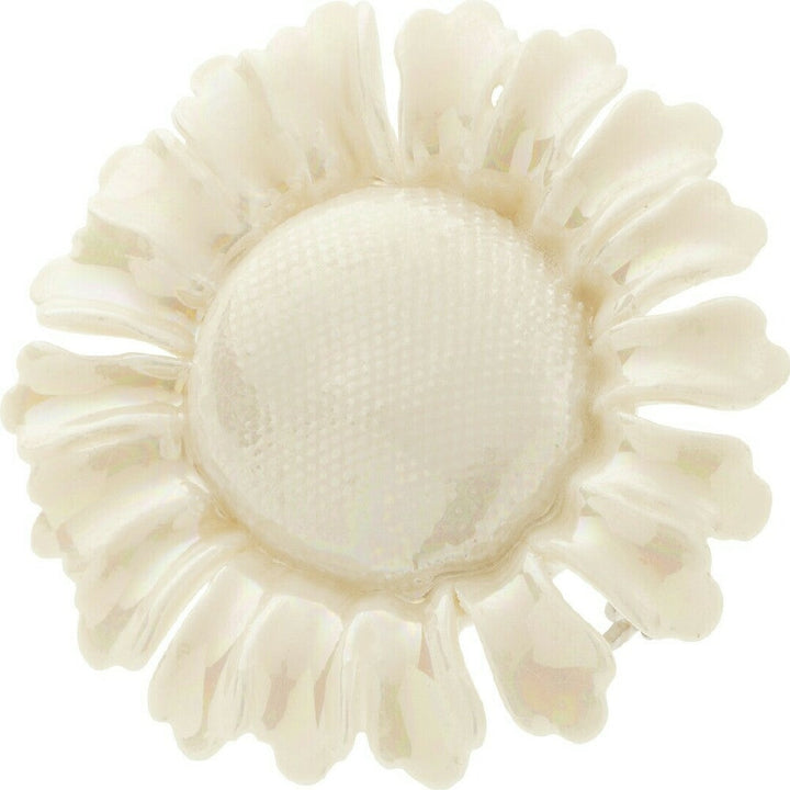 Belleek-Classic-Jewellery-Daisy-Brooch-(Mother-of-Pearl)